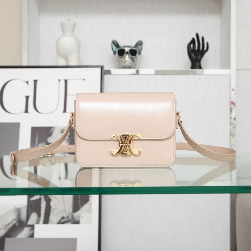 Ce1i*e triomphe bags